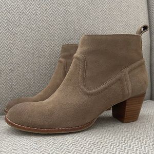 Dolce Vita sand Ankle Bootie, size 9M